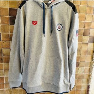 ARENA USA Swimming gray hooded sweatshirt XL approx. 23" armpit to armpit NWOT